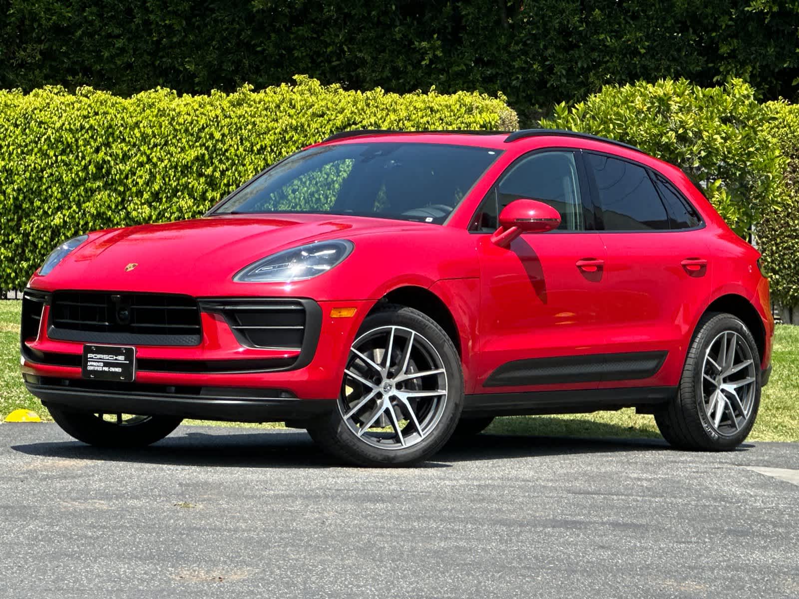 2025 Porsche Macan Base