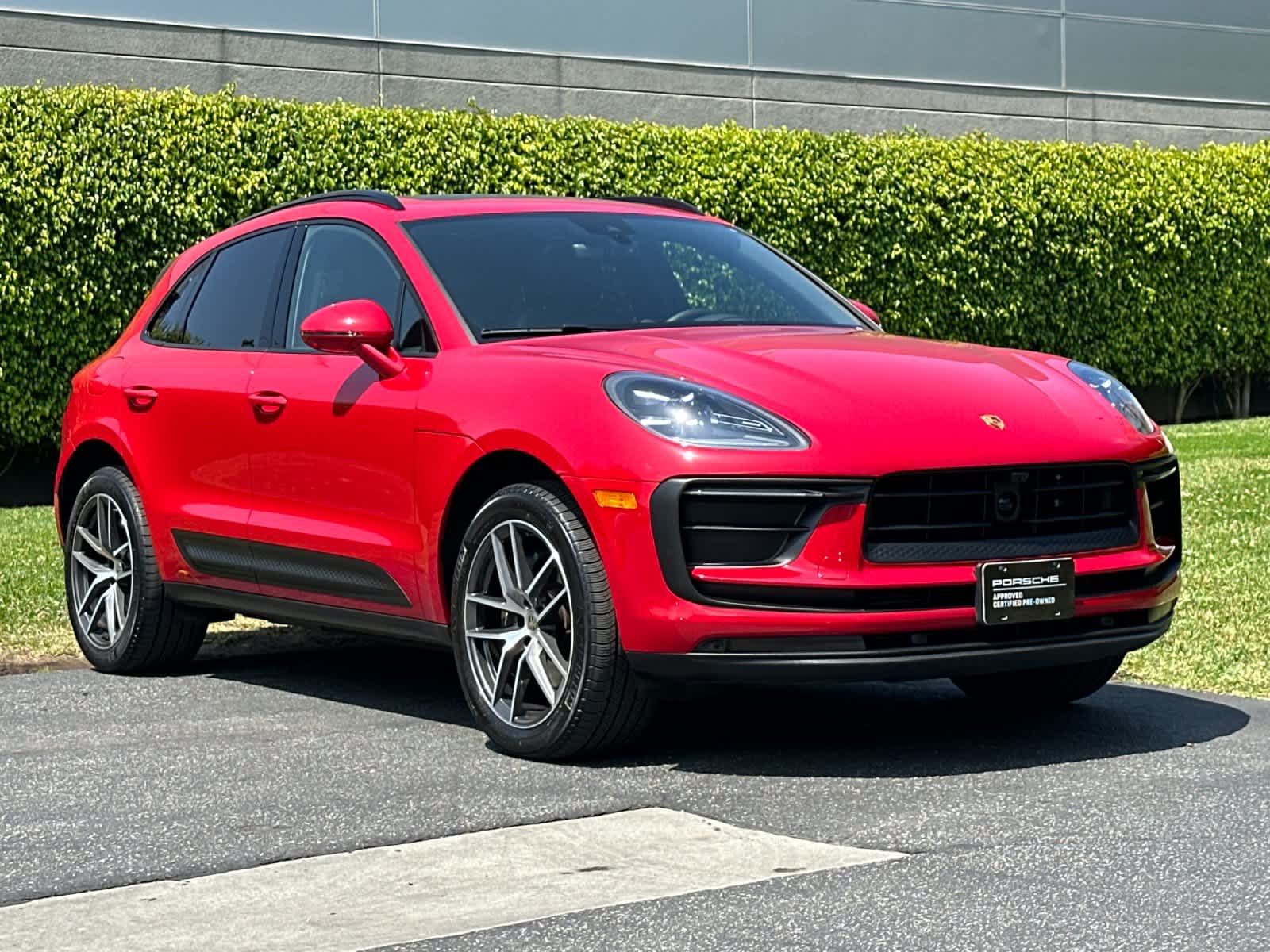 2025 Porsche Macan Base
