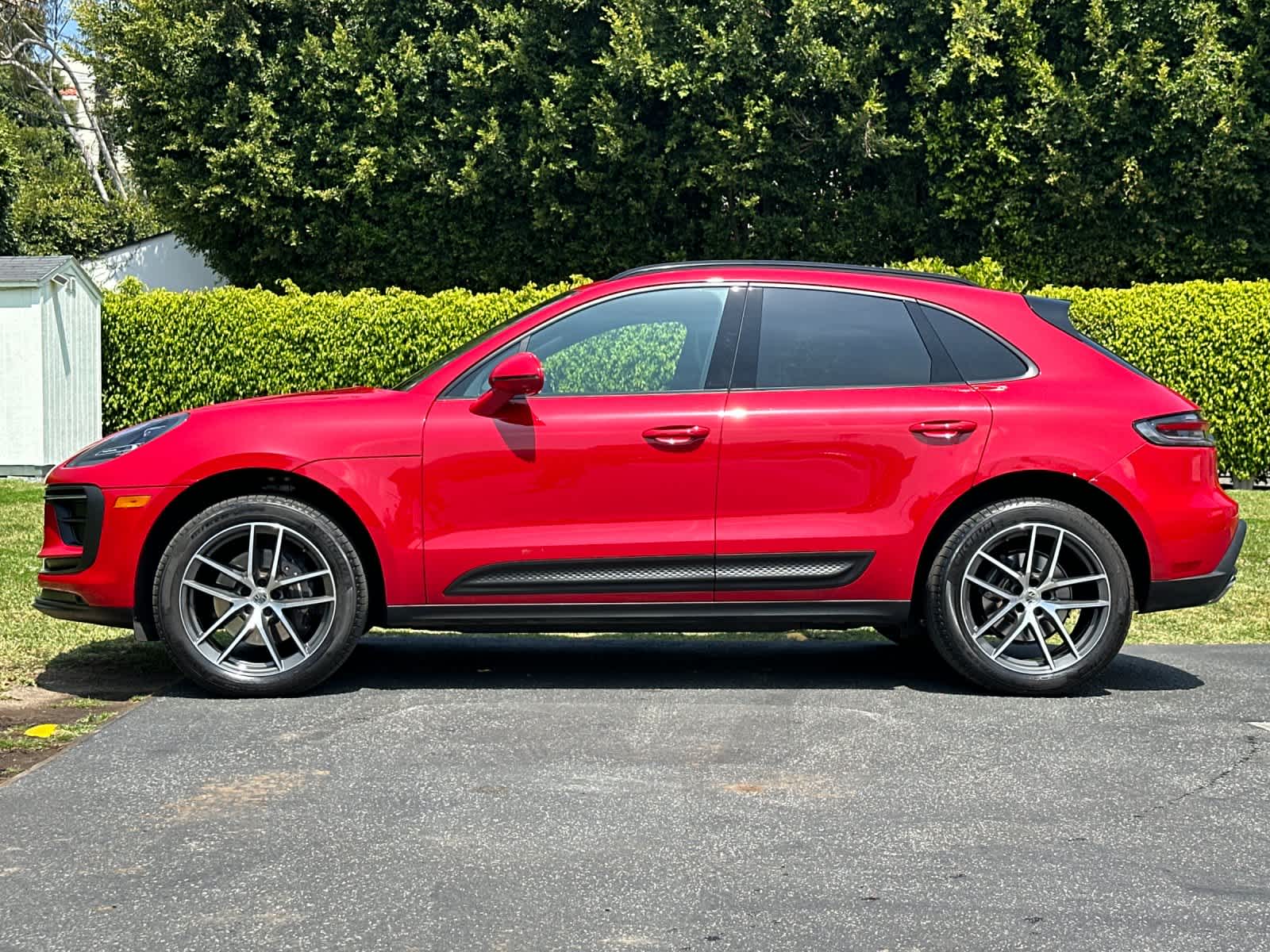2025 Porsche Macan Base