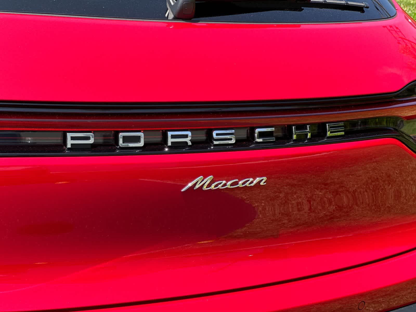 2025 Porsche Macan Base