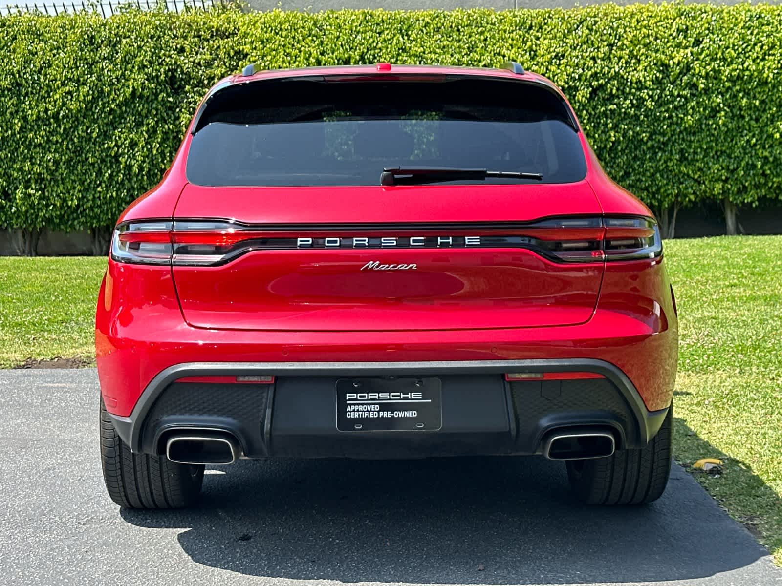 2025 Porsche Macan Base