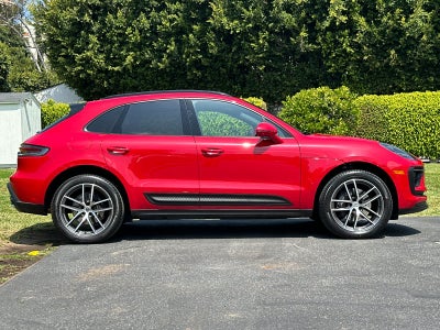 2025 Porsche Macan Base