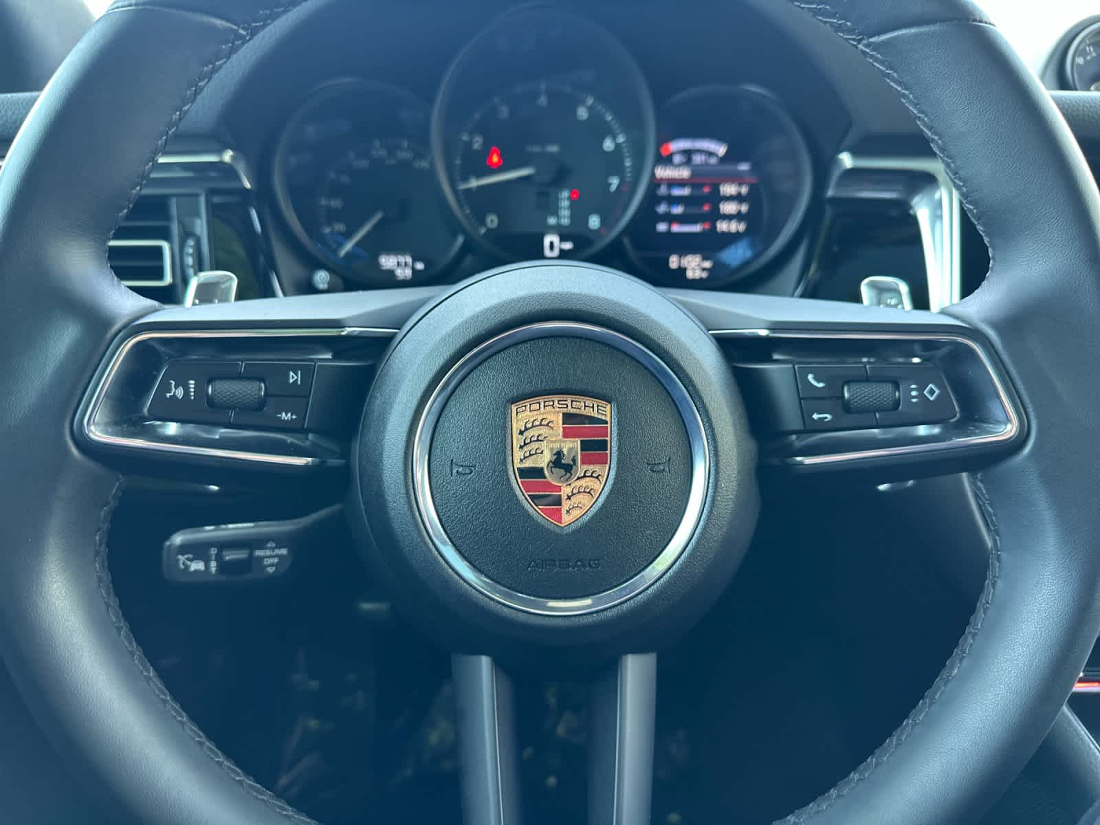 2025 Porsche Macan Base