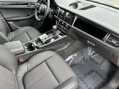 2025 Porsche Macan Macan