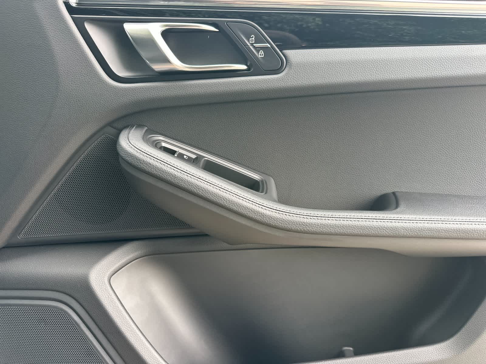 2025 Porsche Macan Macan