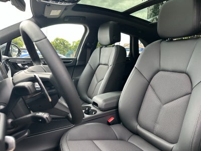 2025 Porsche Macan Macan