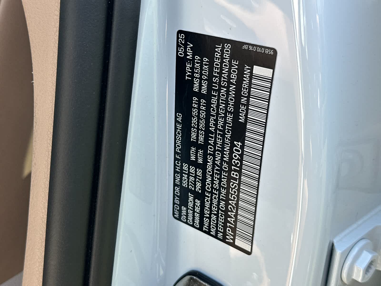 2025 Porsche Macan Base