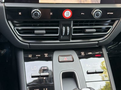 2025 Porsche Macan Macan