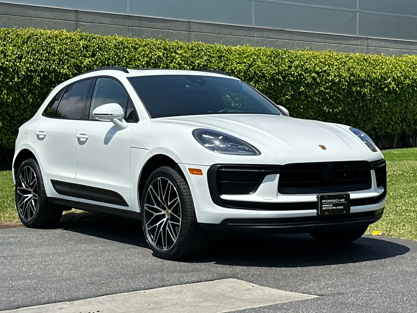 2026 Porsche Macan Base