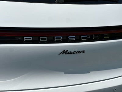 2026 Porsche Macan Base