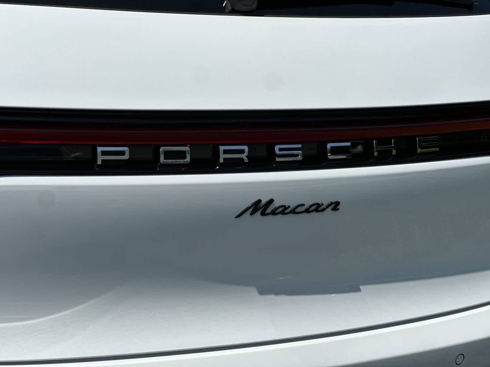 2026 Porsche Macan Base