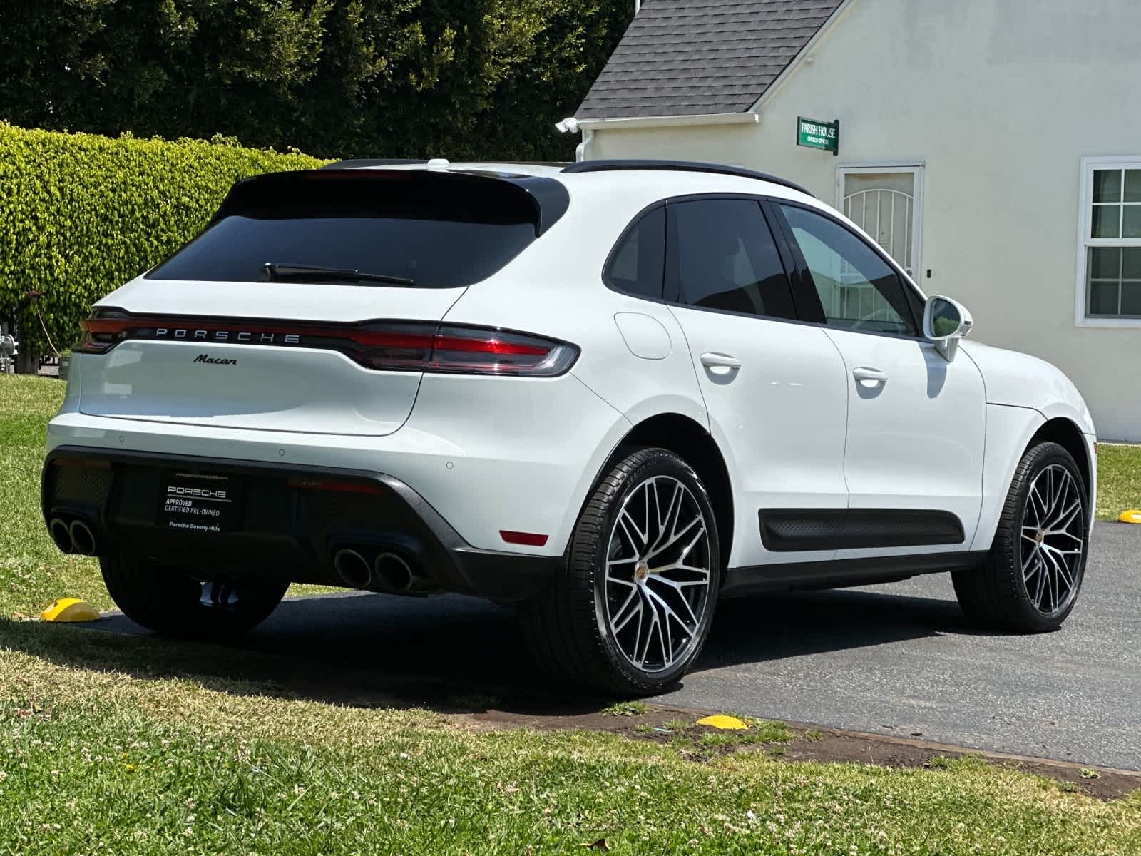 2026 Porsche Macan Base