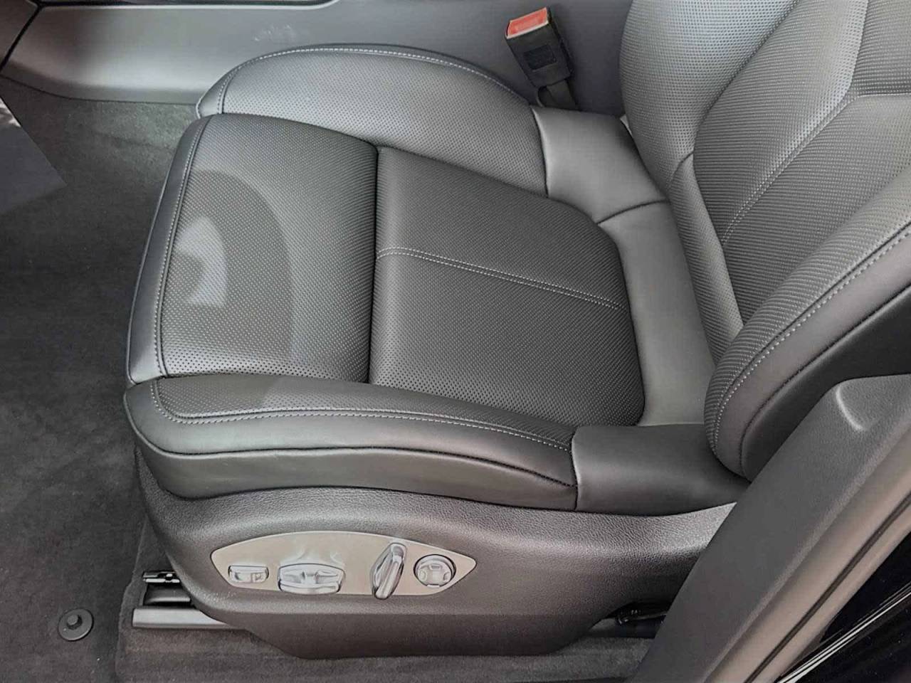 2026 Porsche Macan Macan T