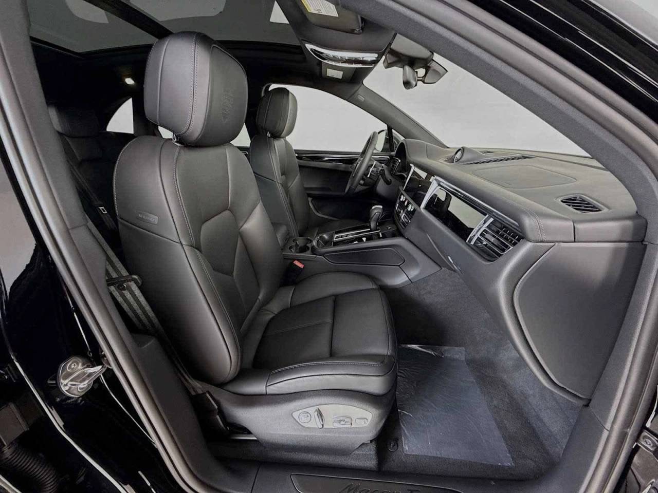 2026 Porsche Macan Macan T