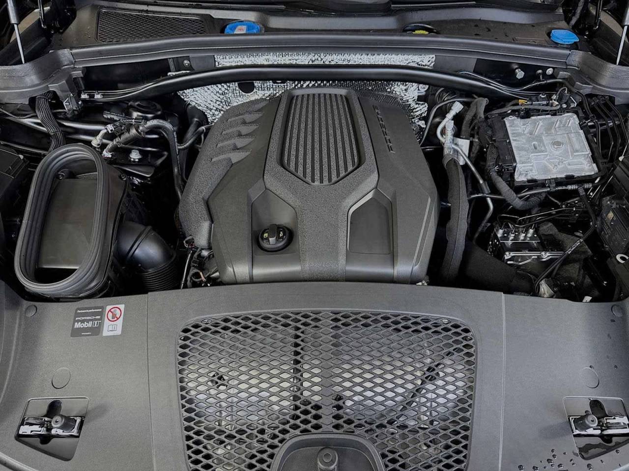 2026 Porsche Macan Macan T