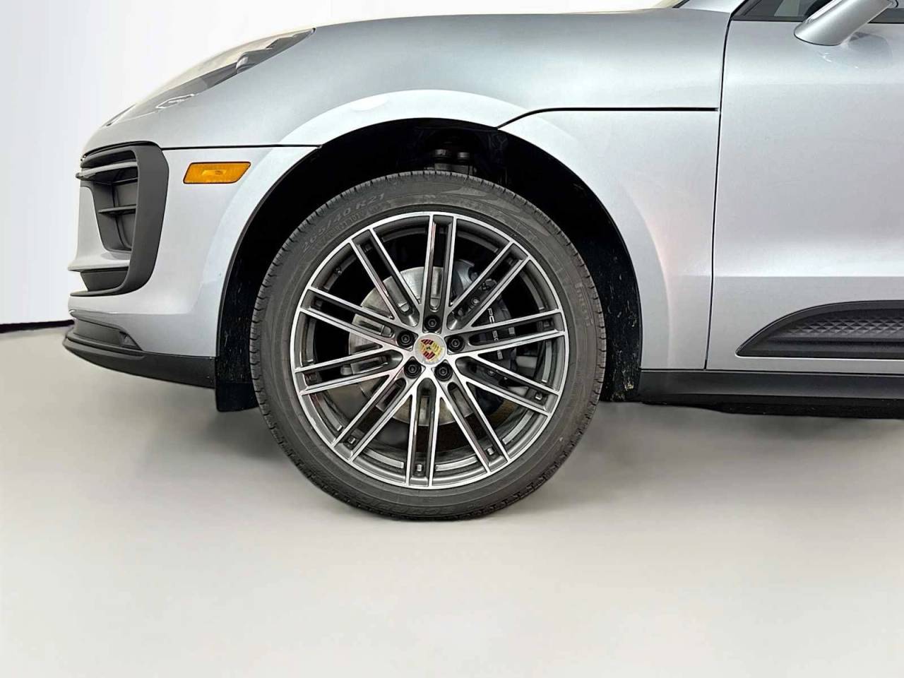 2026 Porsche Macan Base