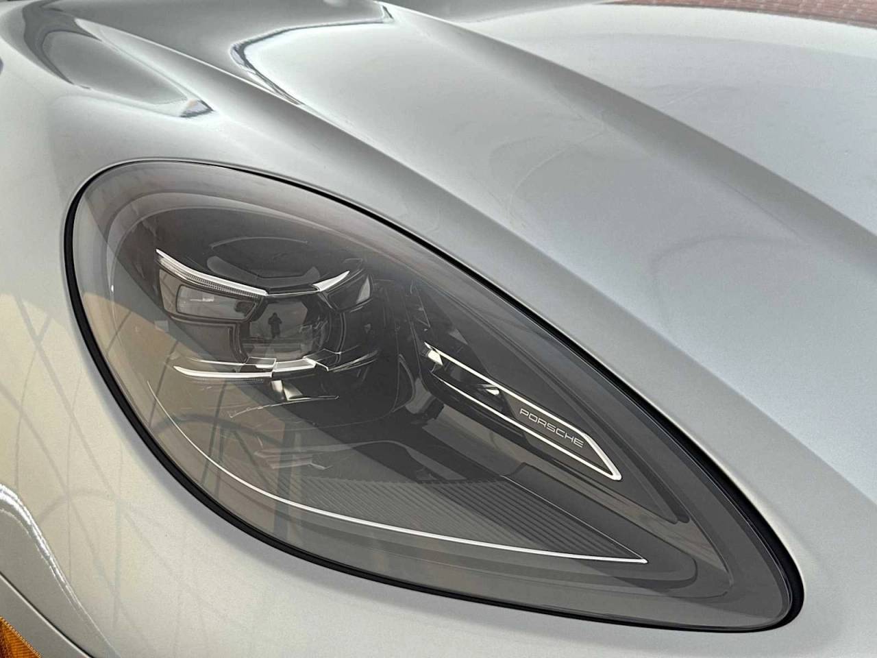 2026 Porsche Macan Base