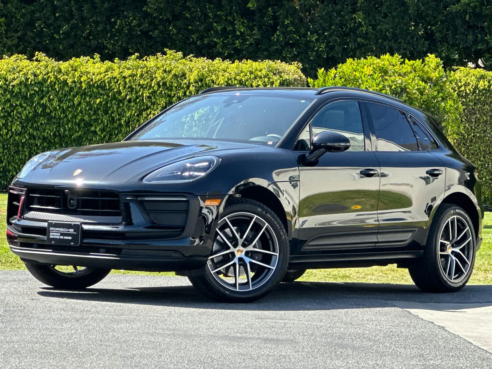 2026 Porsche Macan Base