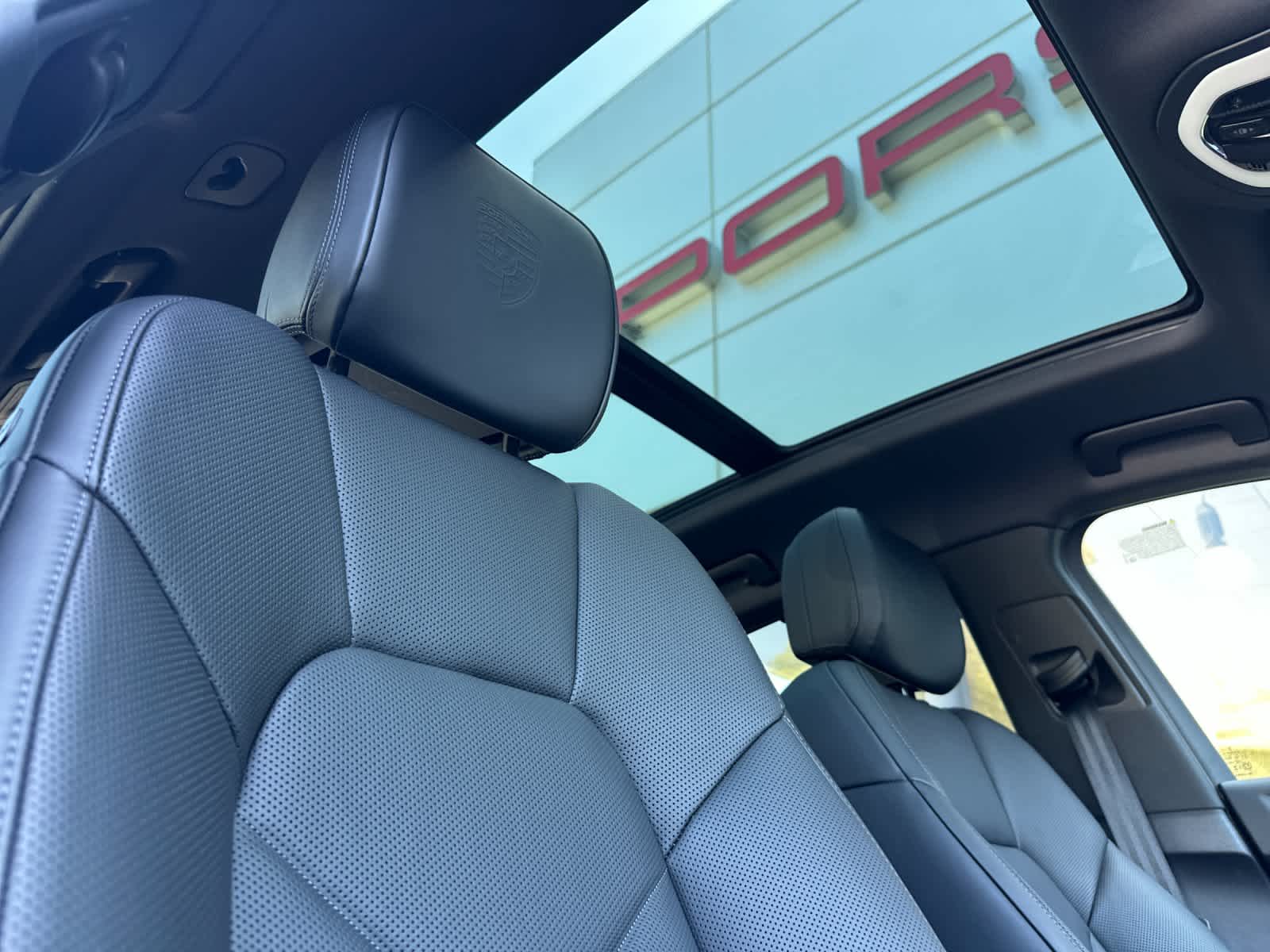 2026 Porsche Macan Base