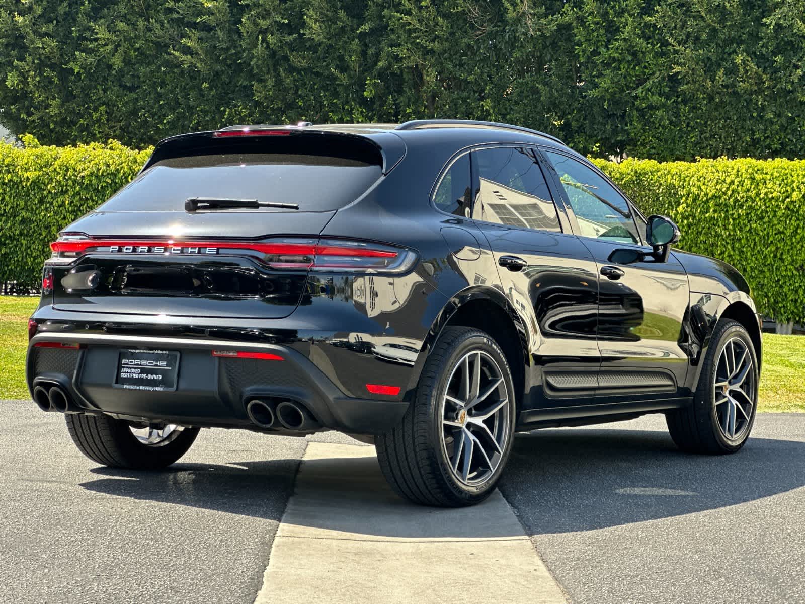 2026 Porsche Macan Base