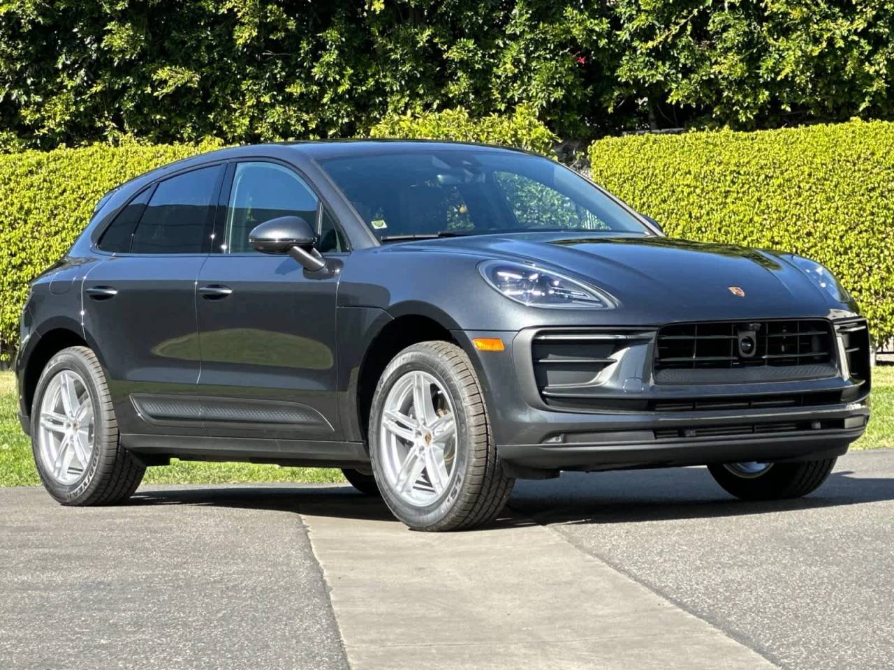 2026 Porsche Macan AWD
