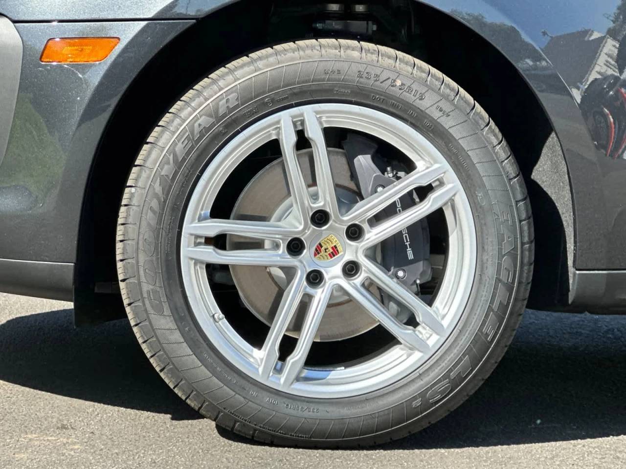 2026 Porsche Macan AWD