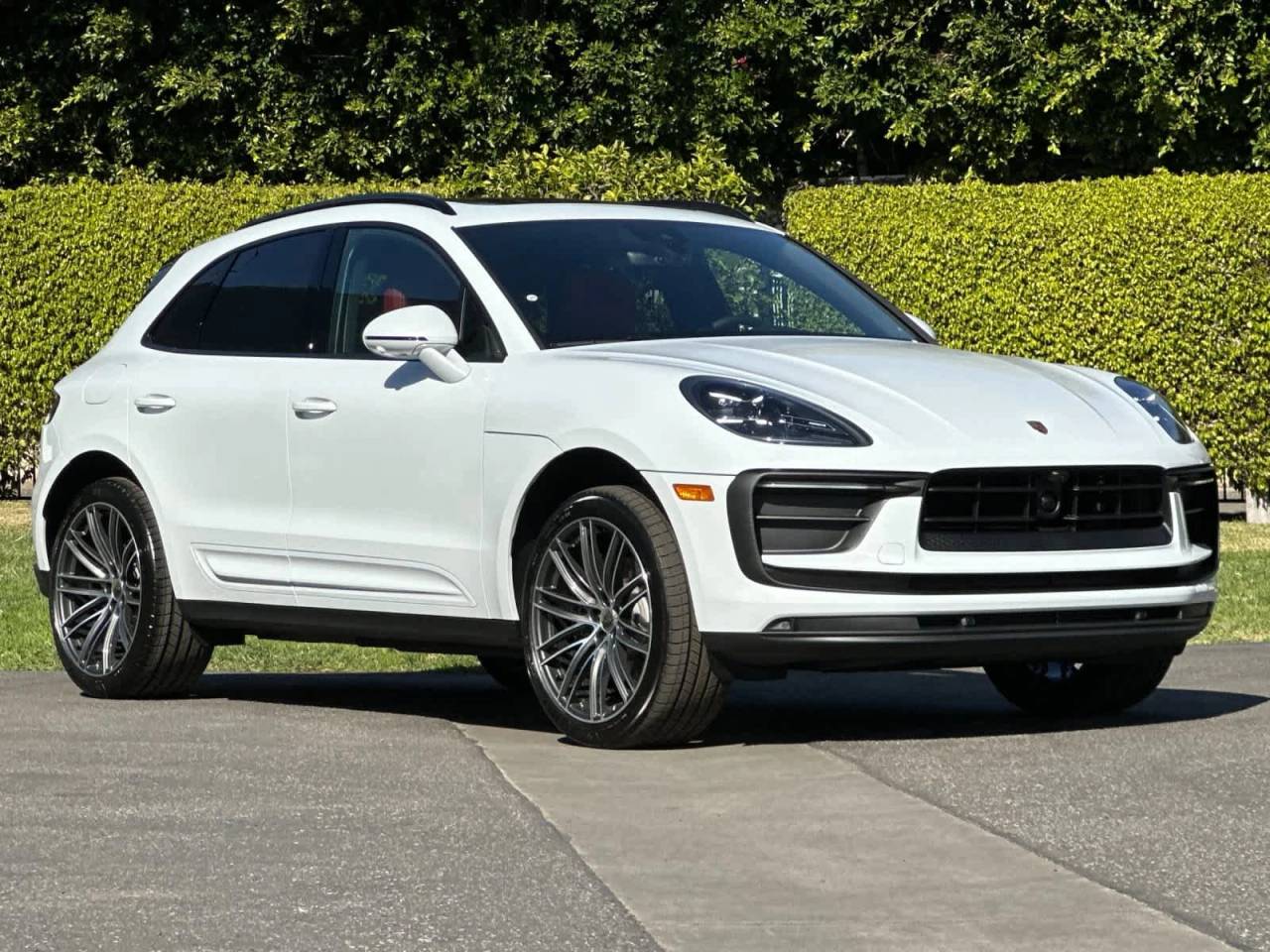 2026 Porsche Macan AWD