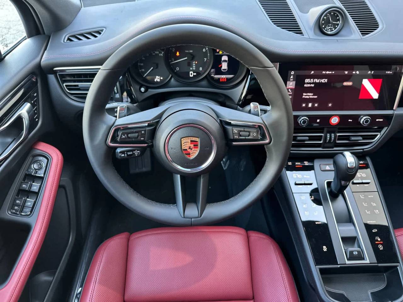 2026 Porsche Macan AWD