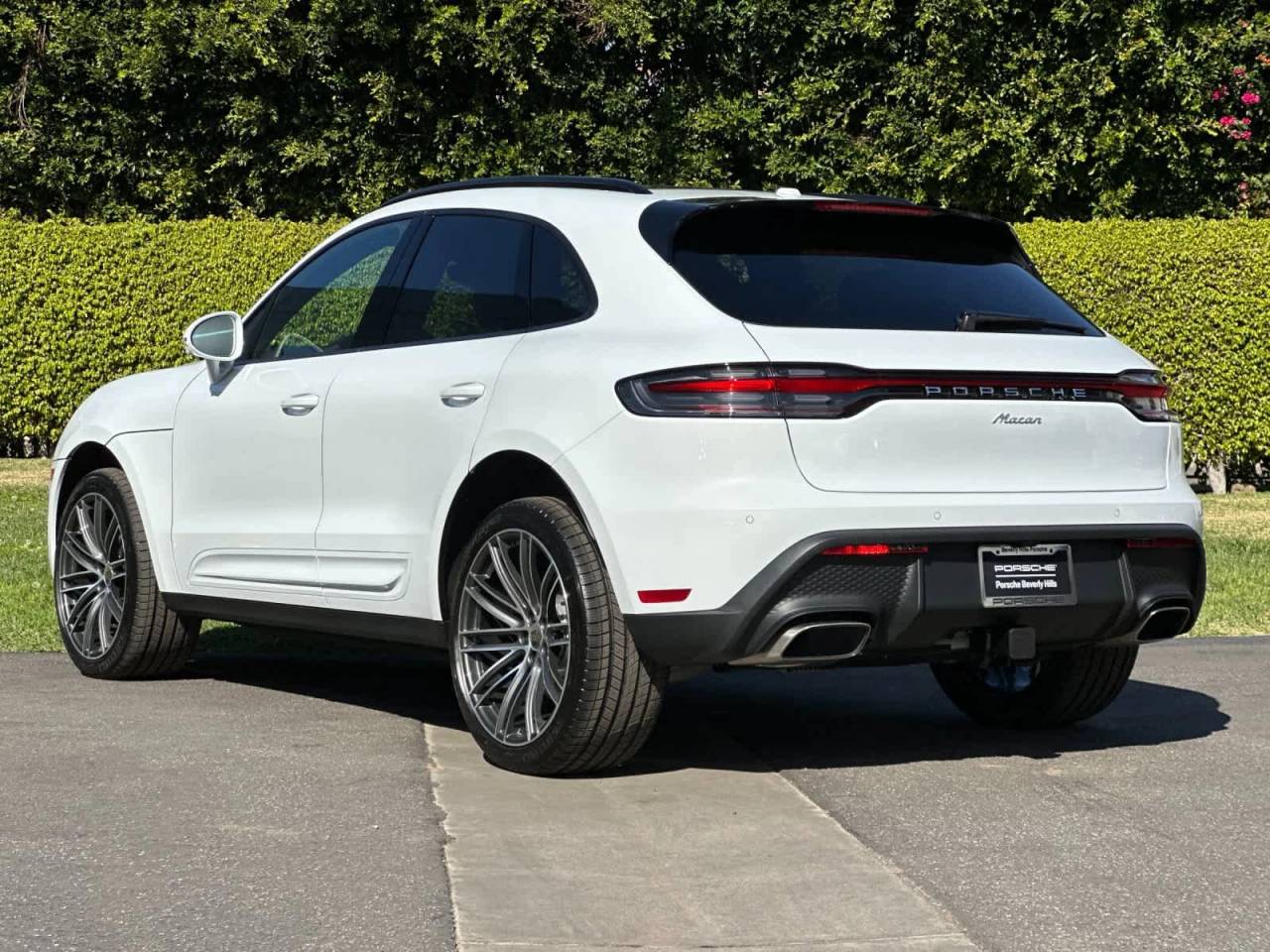 2026 Porsche Macan AWD