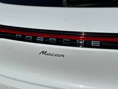 2026 Porsche Macan AWD