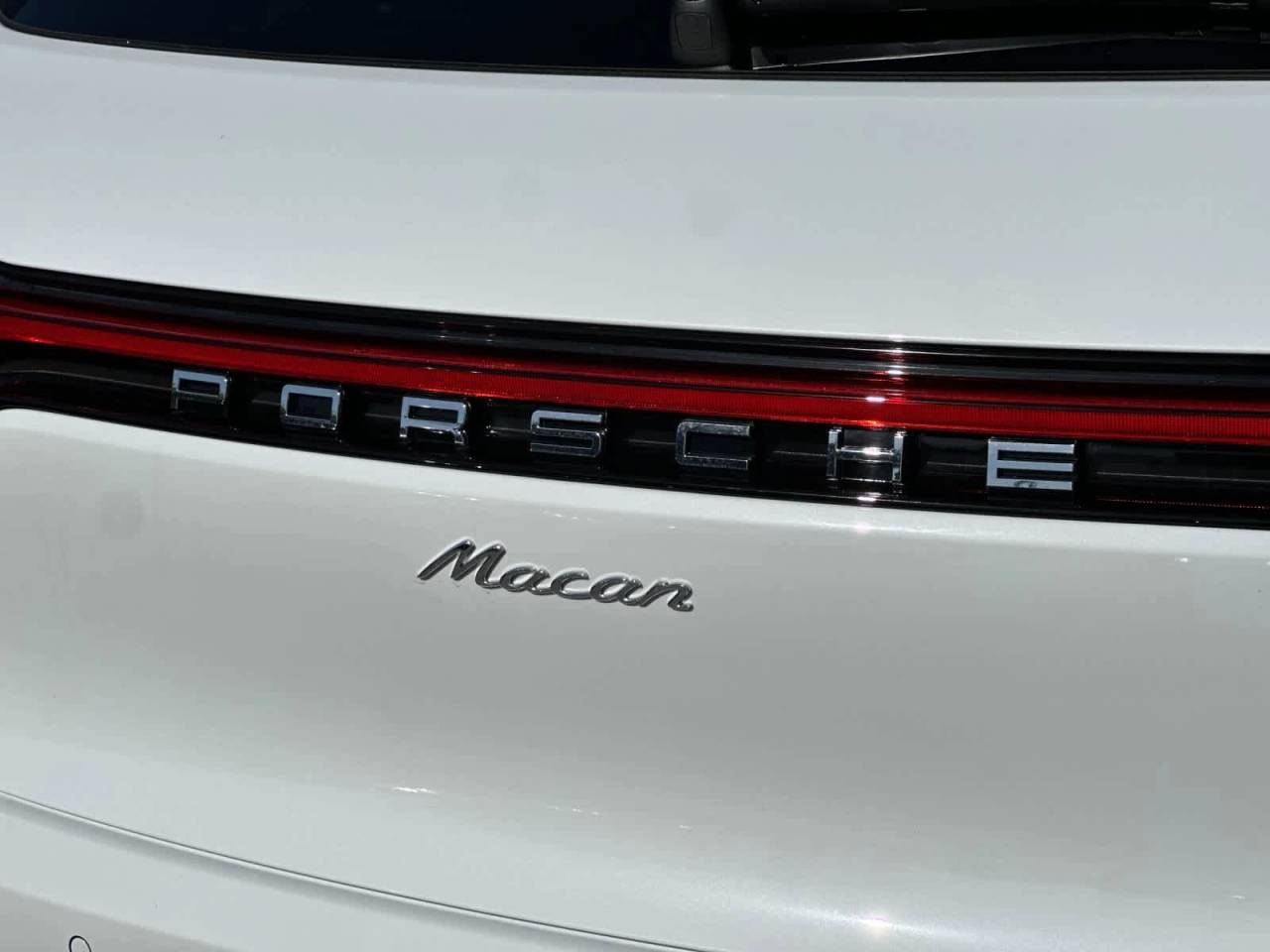 2026 Porsche Macan AWD