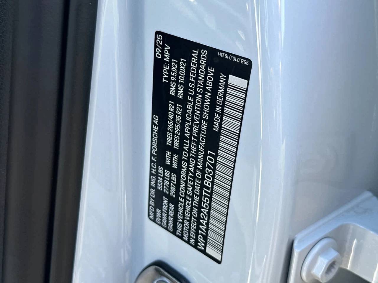 2026 Porsche Macan AWD