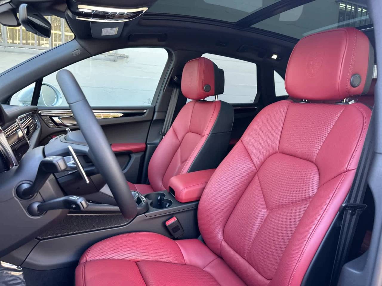 2026 Porsche Macan AWD