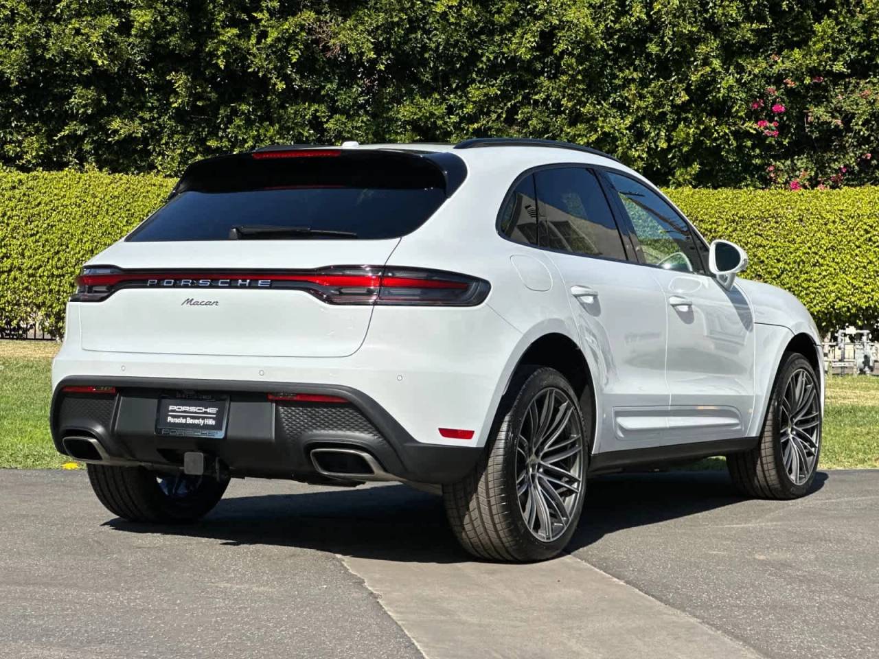 2026 Porsche Macan AWD