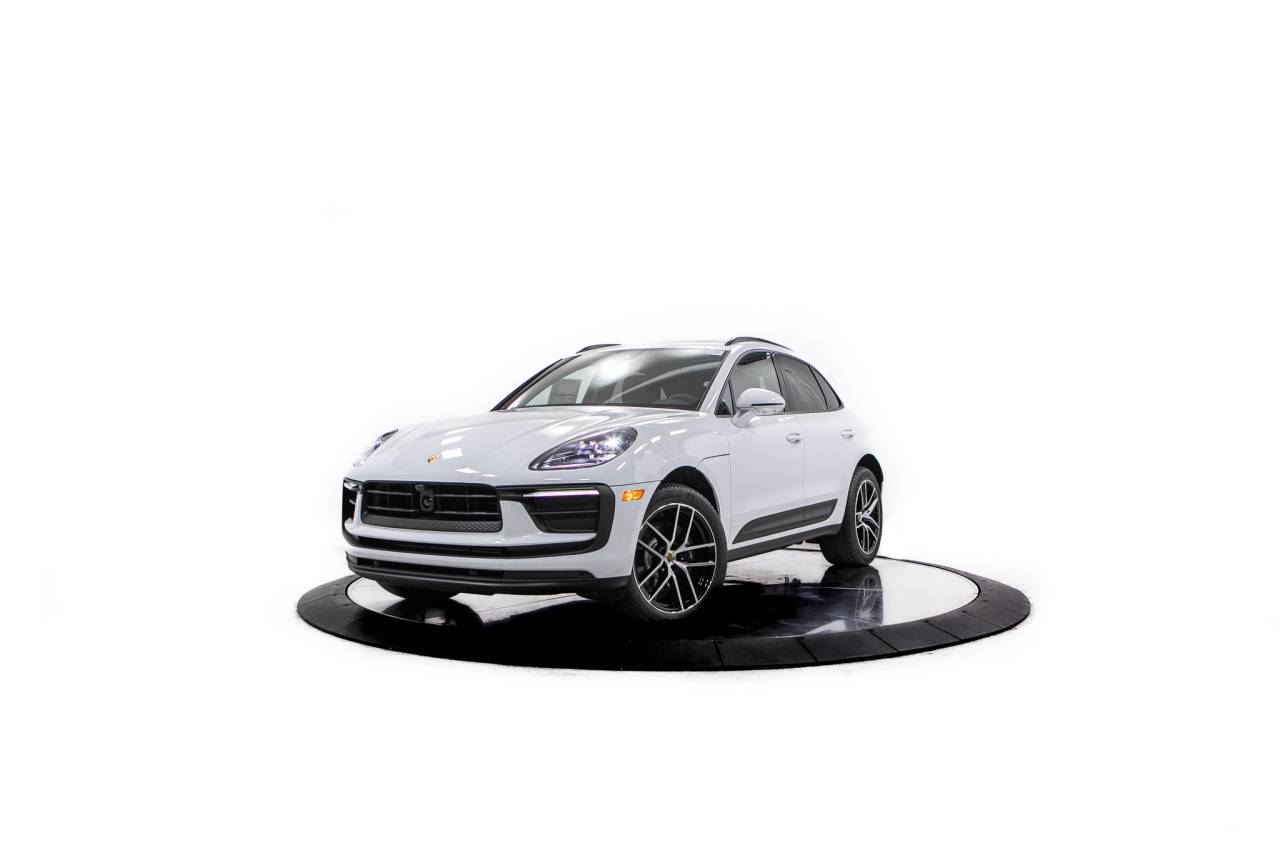 2026 Porsche Macan AWD