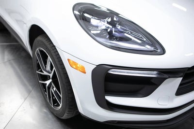 2026 Porsche Macan AWD