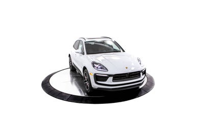 2026 Porsche Macan AWD
