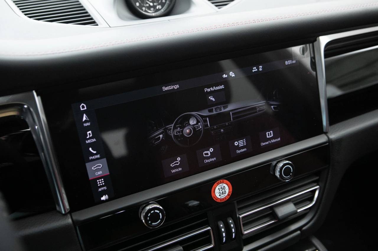 2026 Porsche Macan AWD