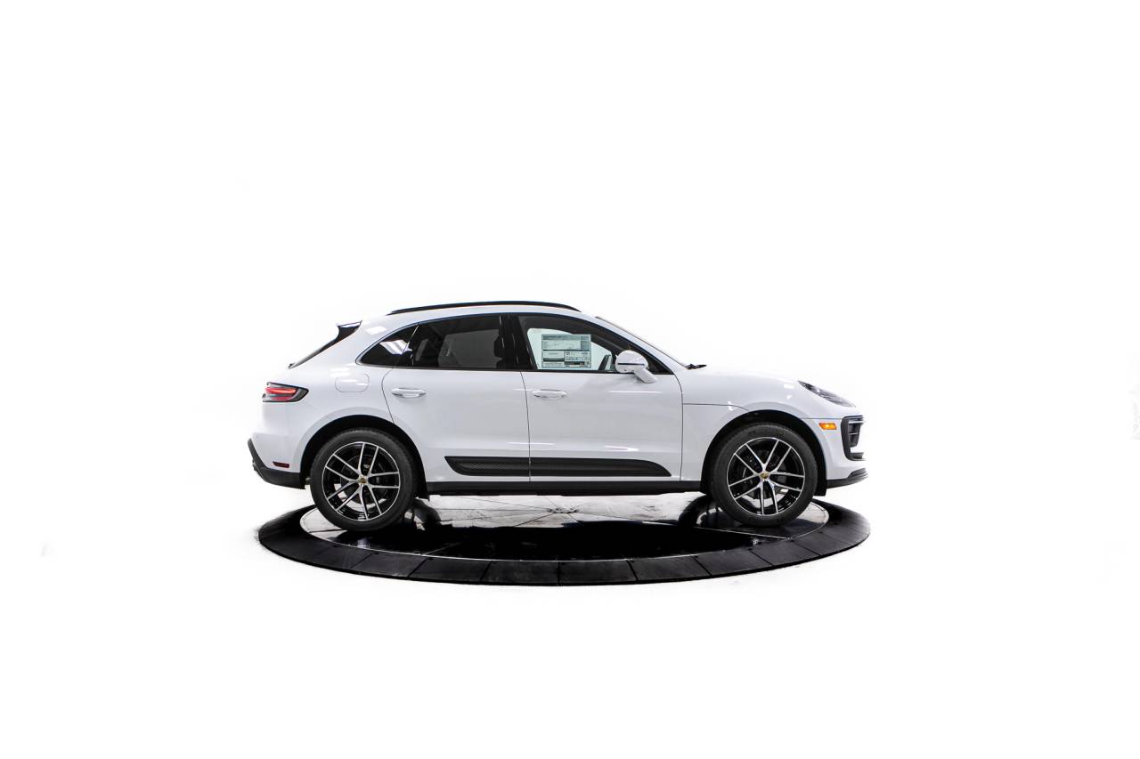 2026 Porsche Macan Macan