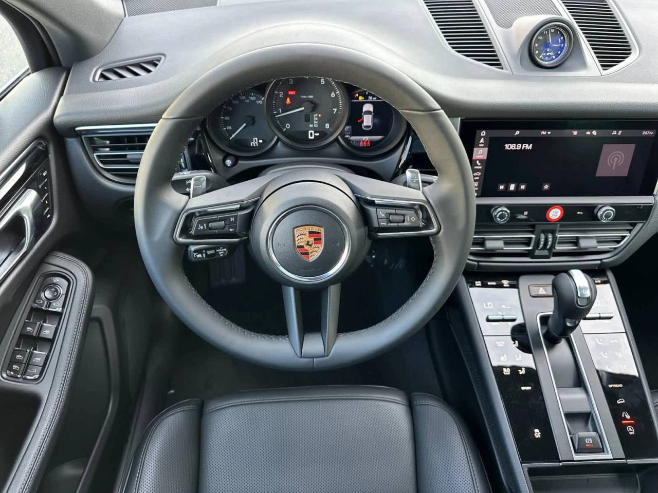 2026 Porsche Macan AWD