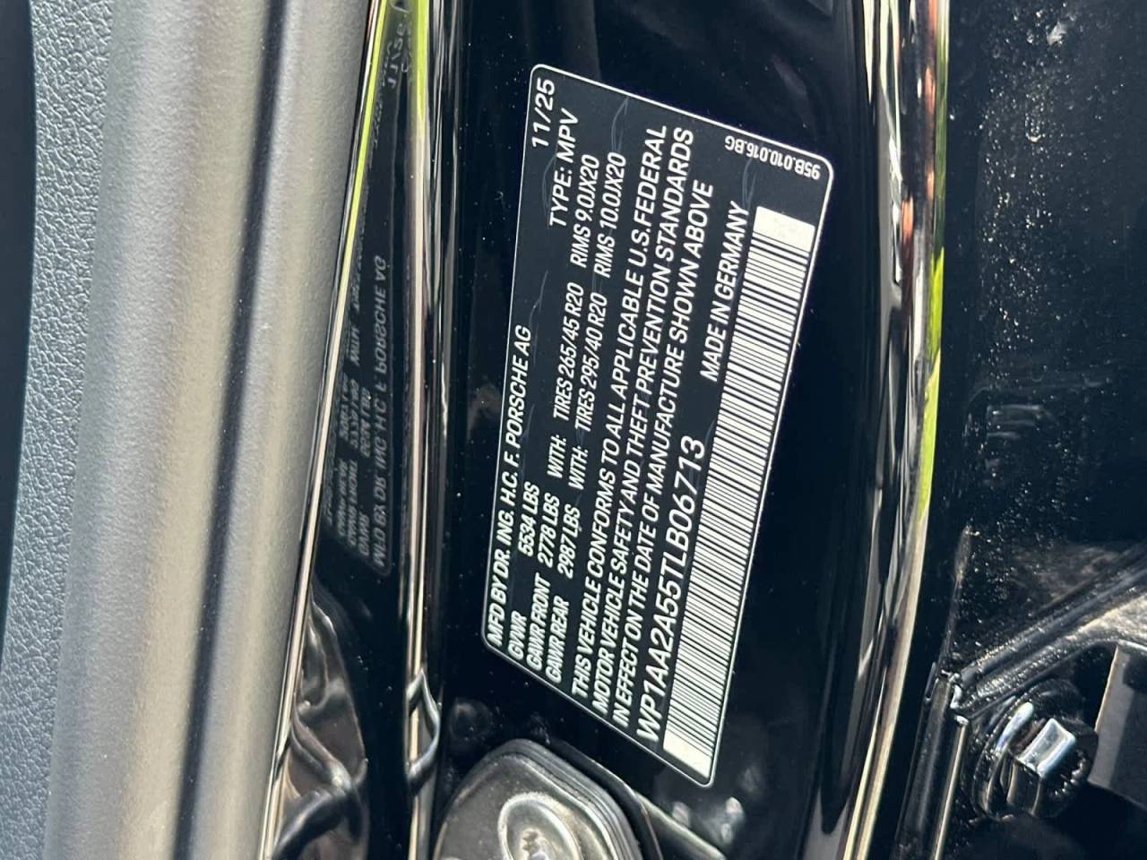 2026 Porsche Macan Base