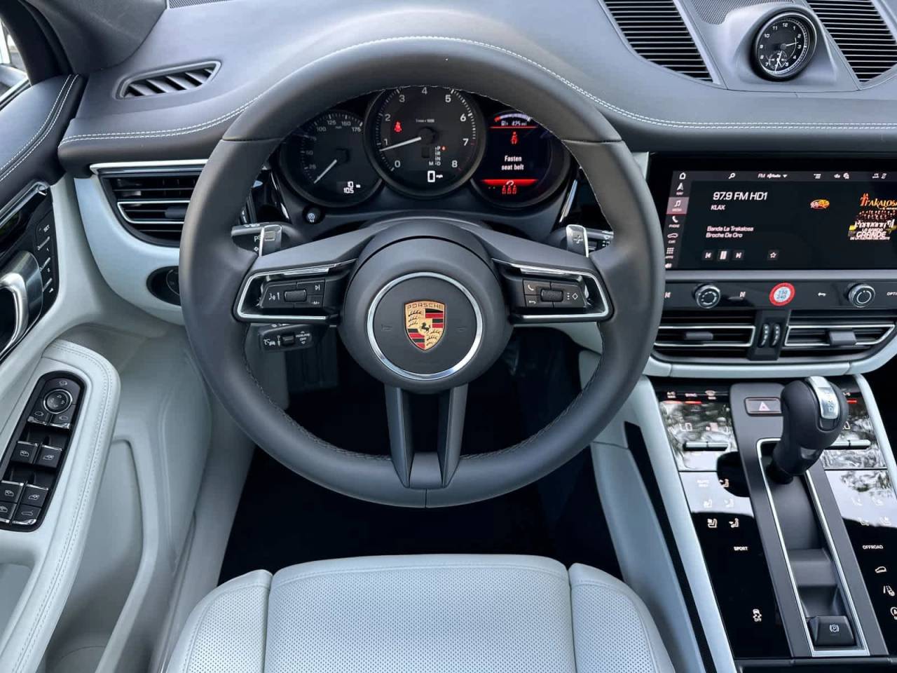 2026 Porsche Macan Base