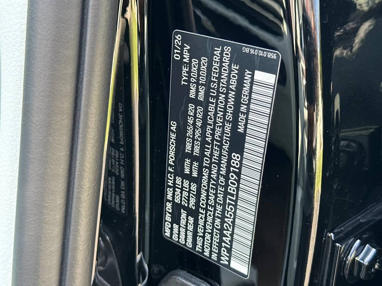 2026 Porsche Macan Base