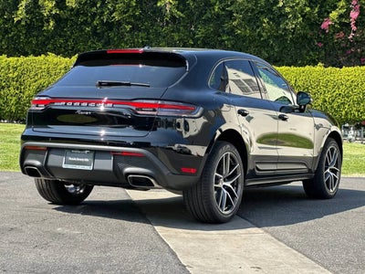 2026 Porsche Macan Base