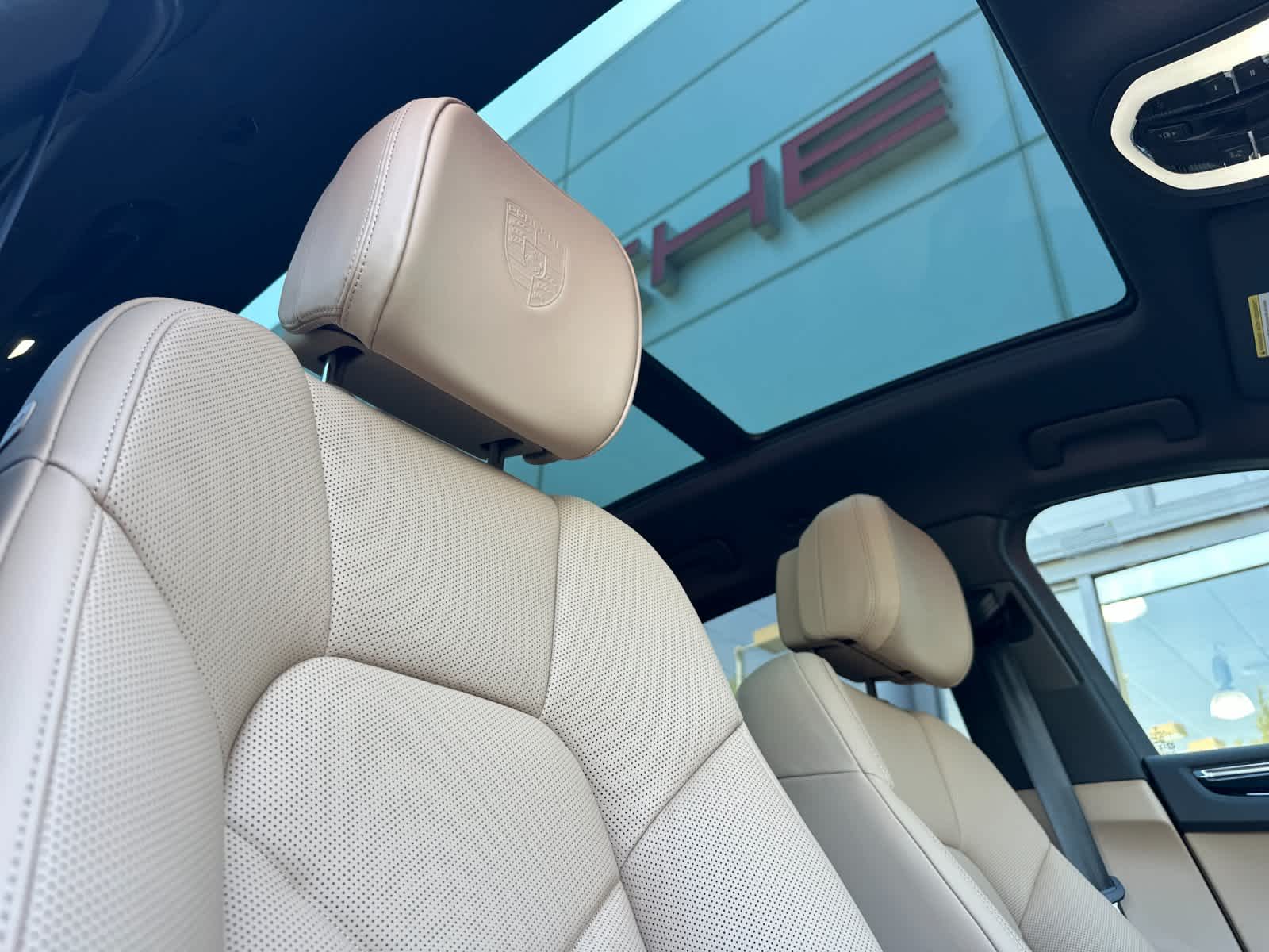 2026 Porsche Macan Base