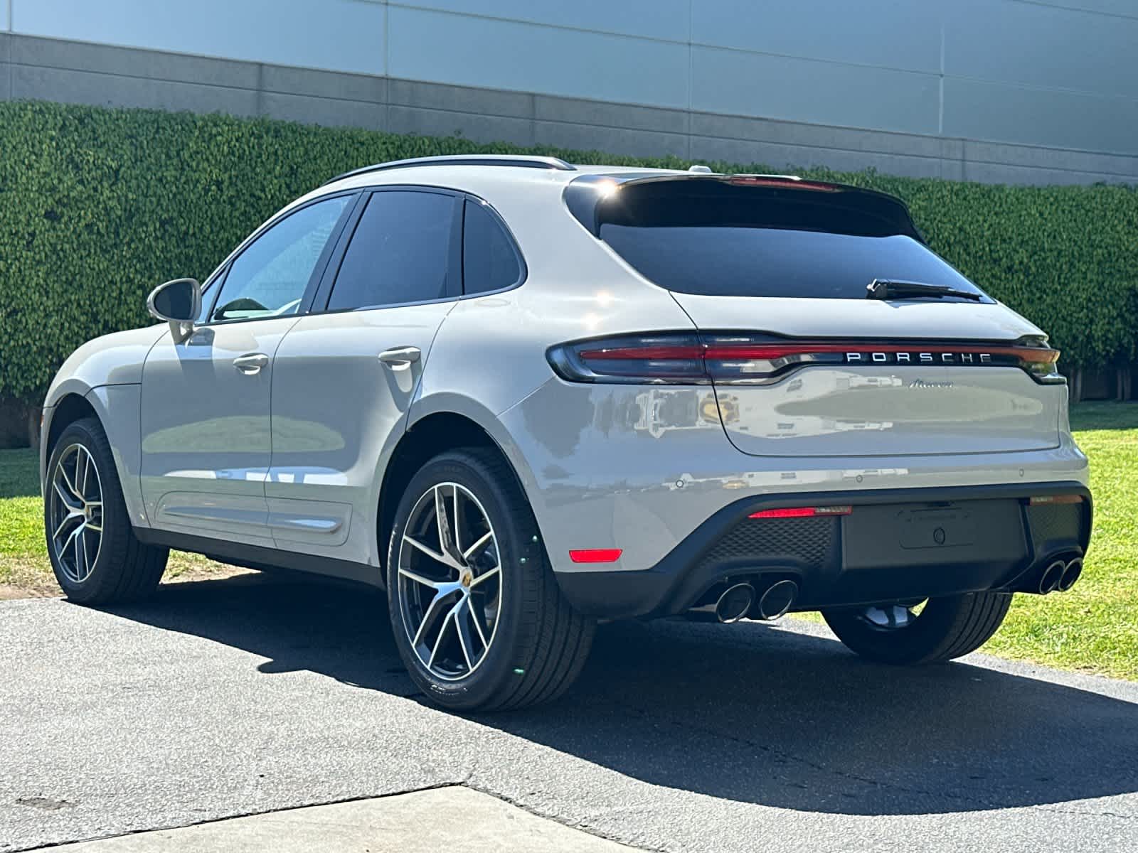 2026 Porsche Macan Base