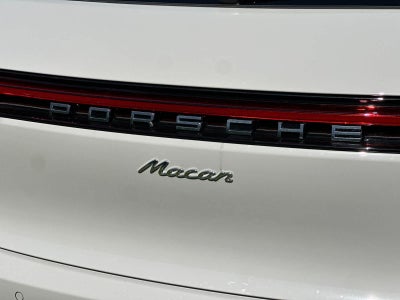 2026 Porsche Macan Base