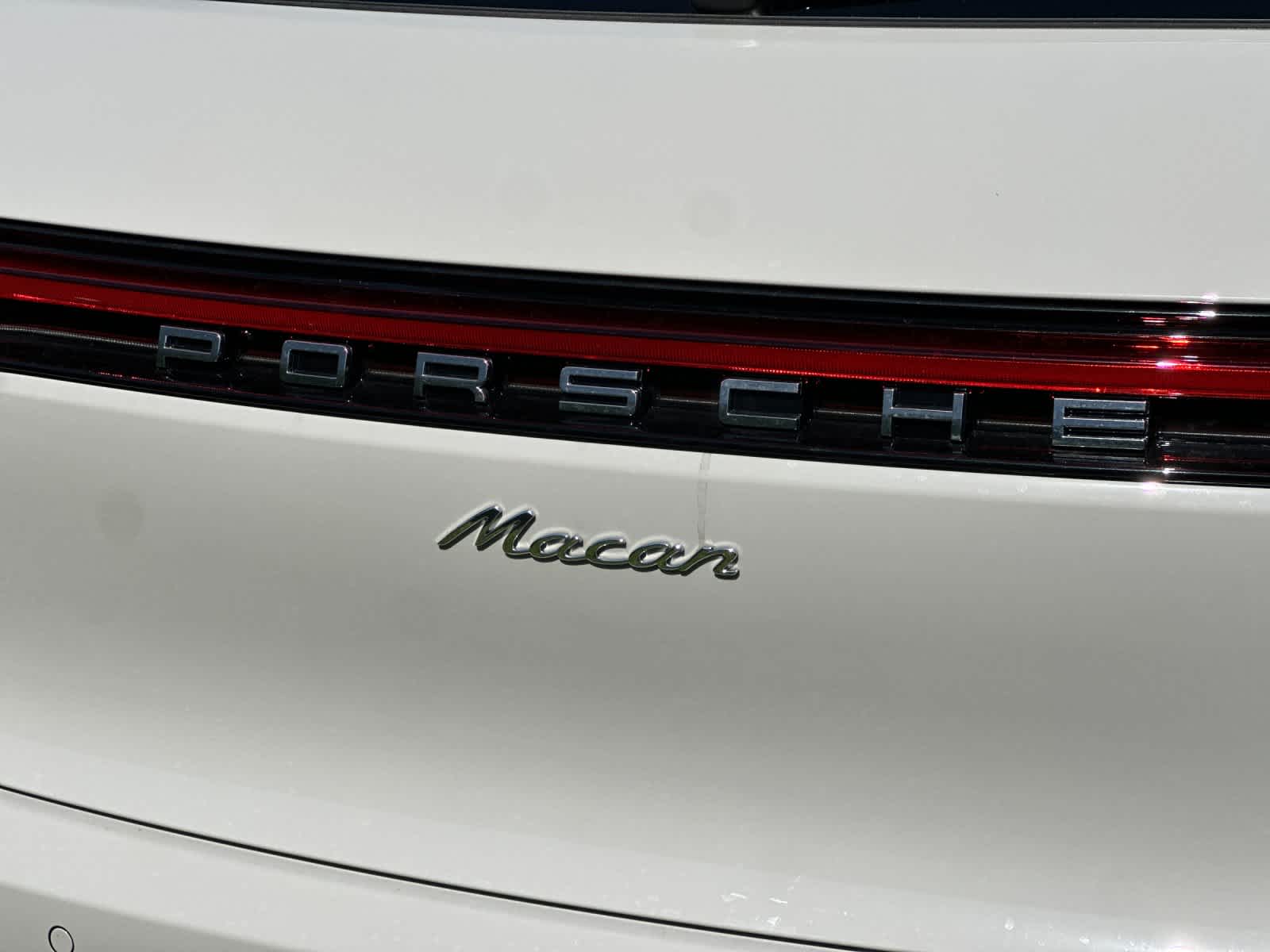 2026 Porsche Macan Base