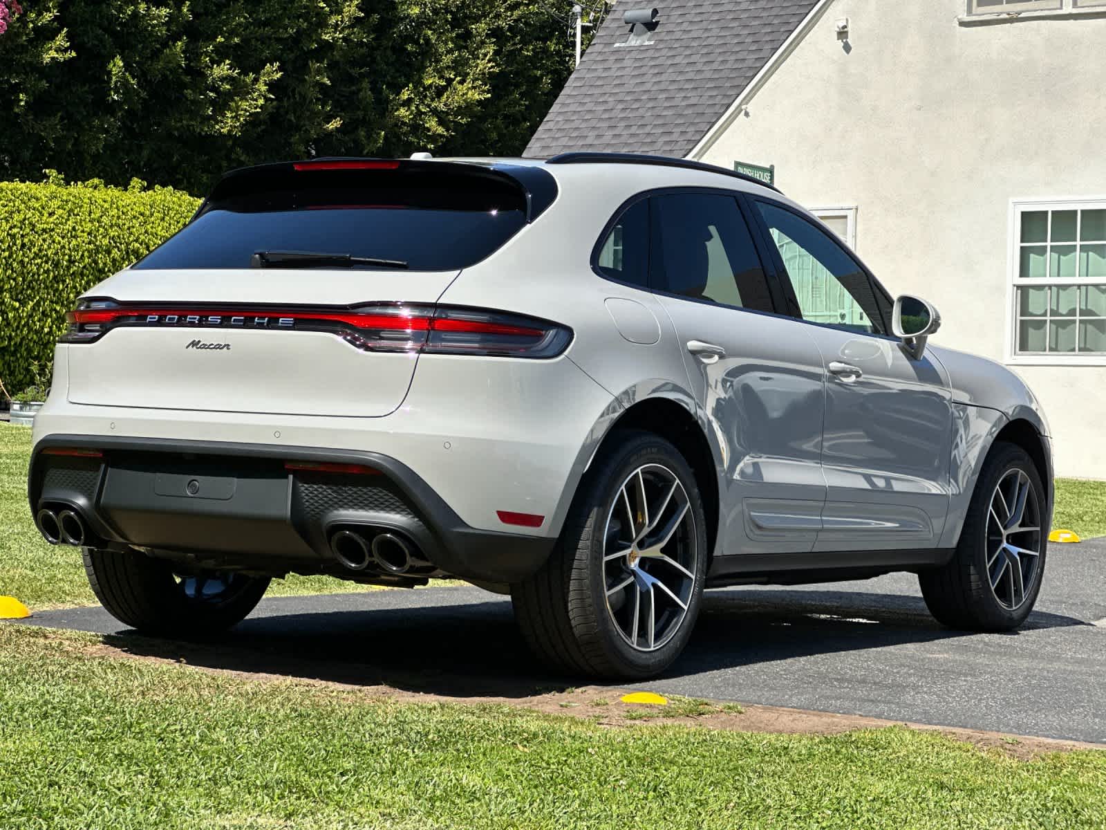 2026 Porsche Macan Base