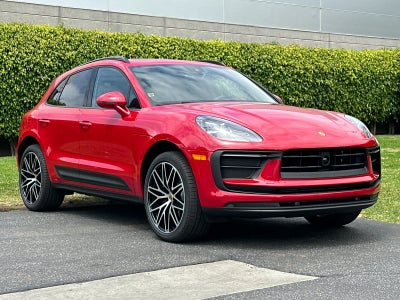 2026 Porsche Macan Base